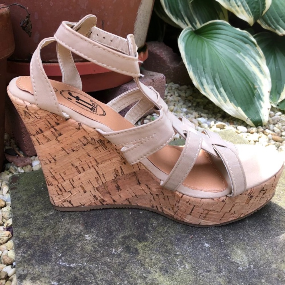 Cork wedges